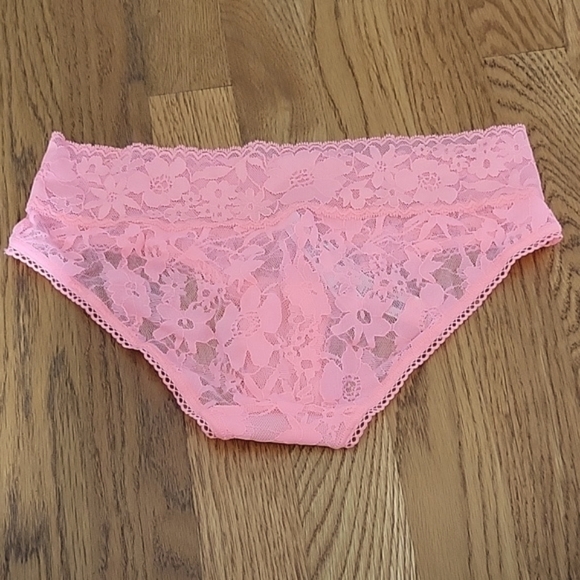NWT Two Pairs Lace Victoria's Secret Hiphugger Panties Size Small - Picture 7 of 9